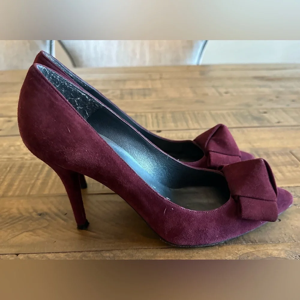 Stuart Weitzman Wine Suede Heels -‎ Size 8